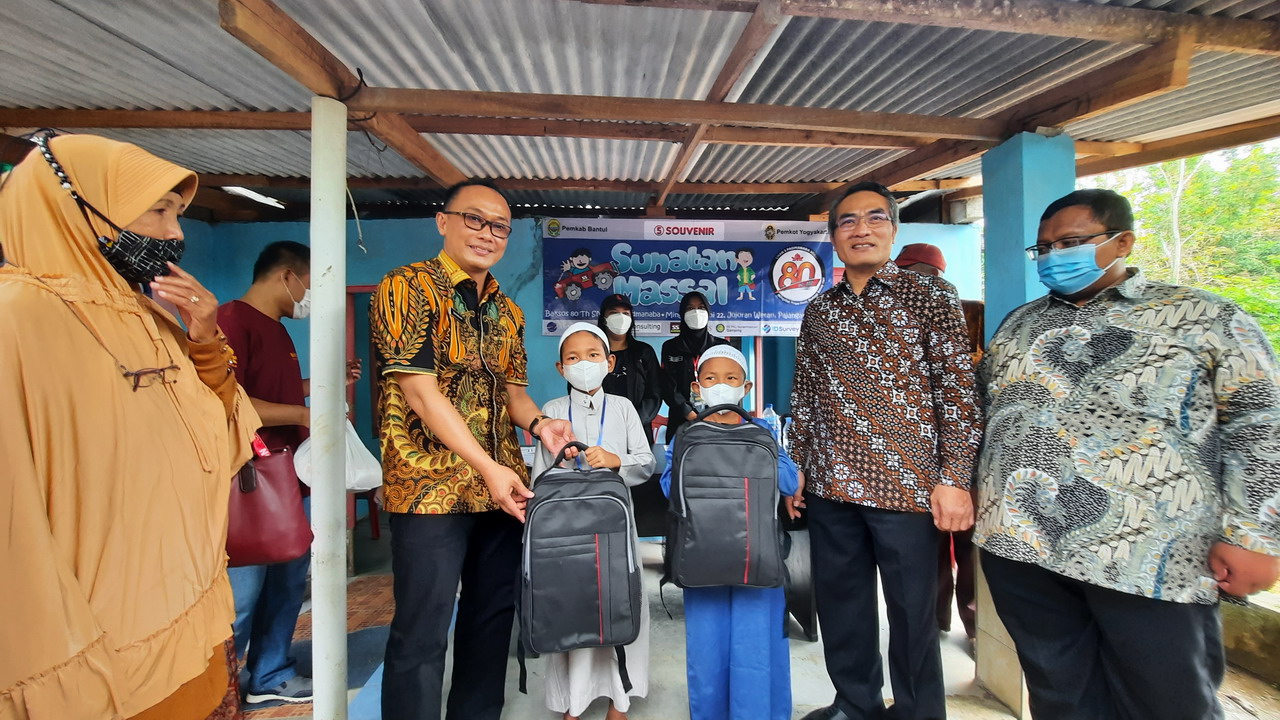 Bakti Sosial Sunatan Massal Warnai Acara Ulang Tahun Ke-80 SMA Negeri 3 Padmanaba Yogyakarta